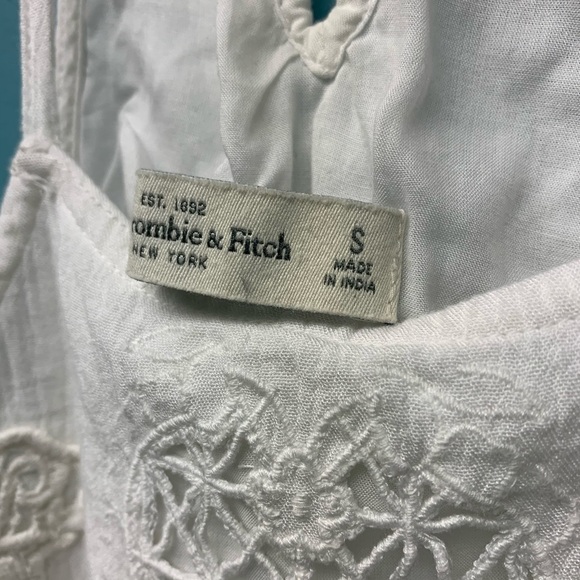 A&F halter top🤍 - Picture 5 of 8